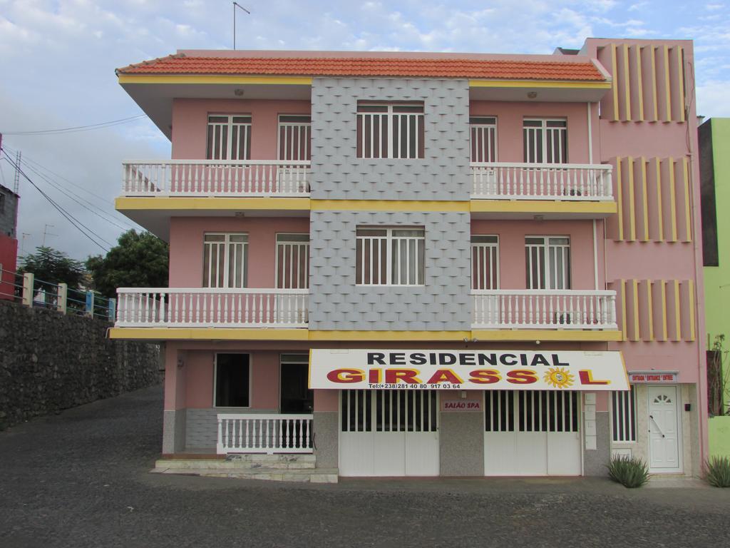 Residencial Girassol, Lda Bed & Breakfast Sao Filipe Exterior photo