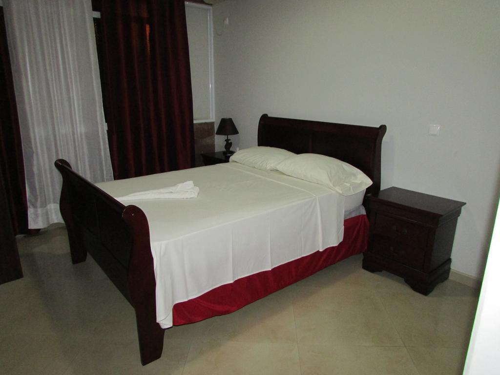 Residencial Girassol, Lda Bed & Breakfast Sao Filipe Exterior photo